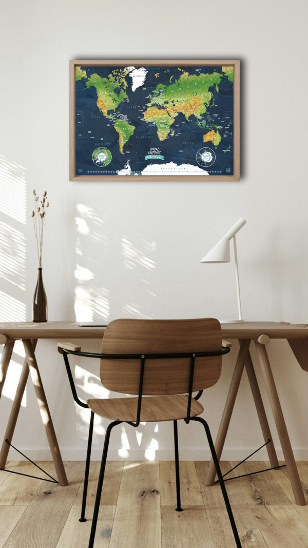 Carte du monde version sombre à épingler encadré en bois brut