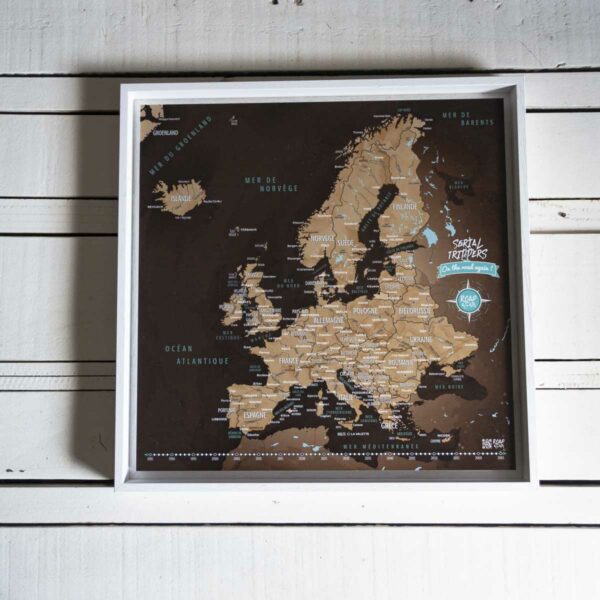 Carte d'Europe à épingler Serial Trippers en version sombre