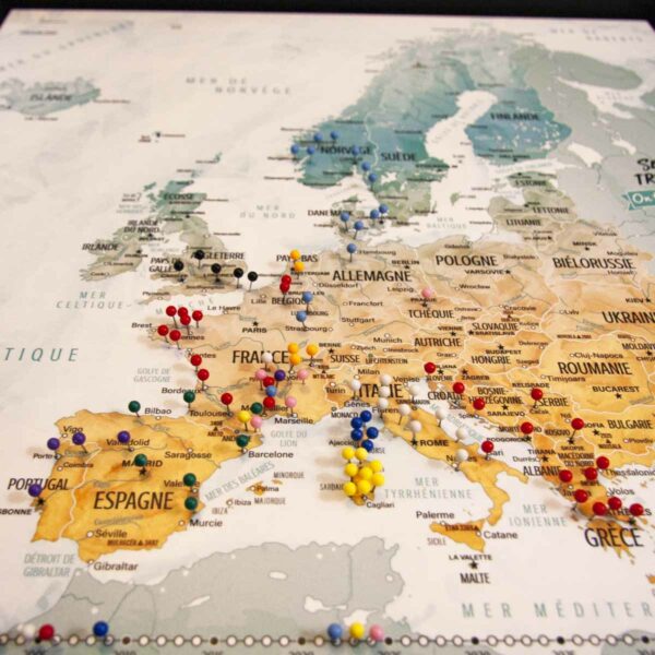 Carte d'Europe version claire à épingler vos road trip Serial Trippers de Road Again