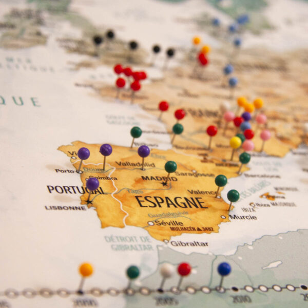 Carte d'Europe version claire à épingler et relier vos voyages Serial Trippers